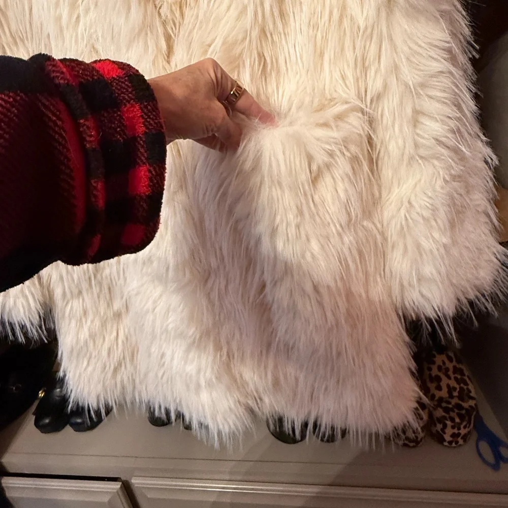 Apparis Pamela Faux Fur Coat size Medium M - Picture 9 of 10